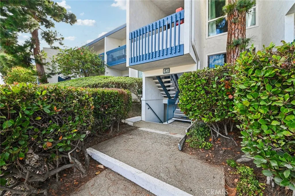 641 S Prospect Avenue 103, Redondo Beach, California 90277 home-pic-25